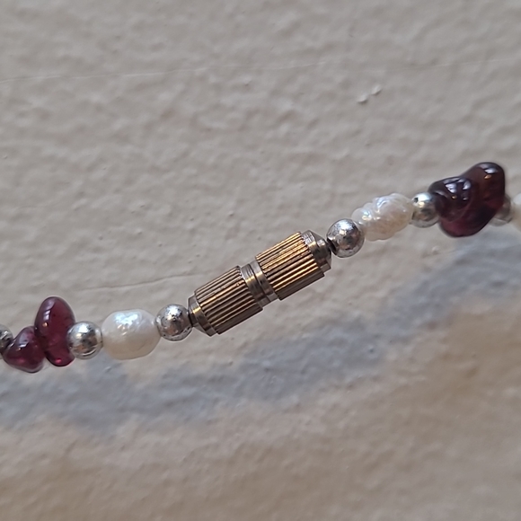 Freshwater pearl, Garnet, and silver necklace - Picture 3 of 3